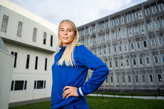 Stina Lennartsson of the Swedish women's football team