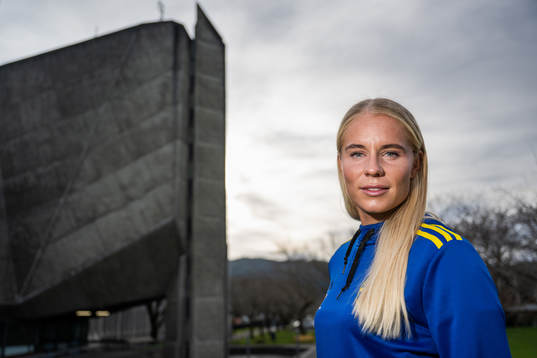 Stina Lennartsson of the Swedish women's football team