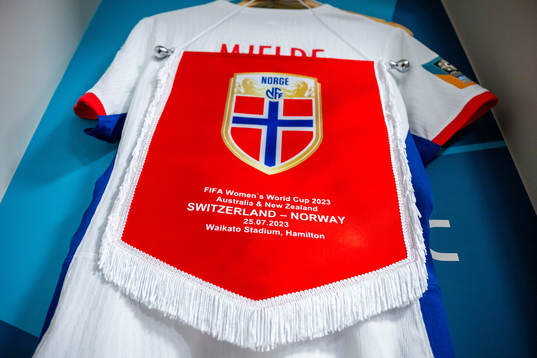 The pennant of Norway in the dressing room