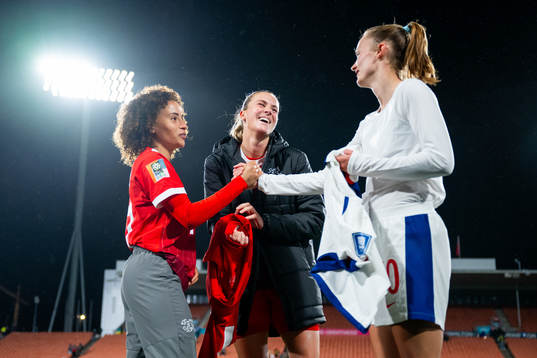 Amira Arfaoui of Switzerland, Ana-Maria Crnogorcevic of