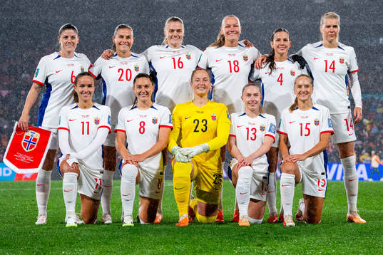 The starting eleven of Norway pose for a team photo
