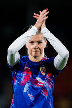 Ada Hegerberg of Norway warms up