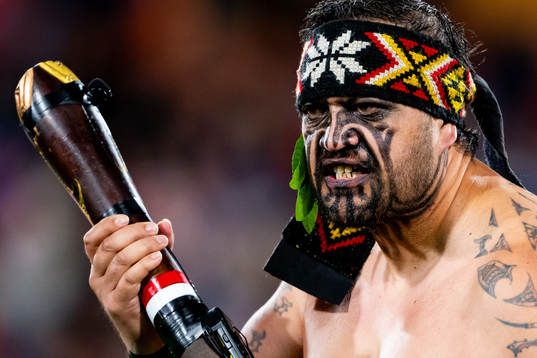 Maori performers