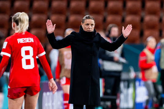 Head coach Inka Grings of Switzerland
