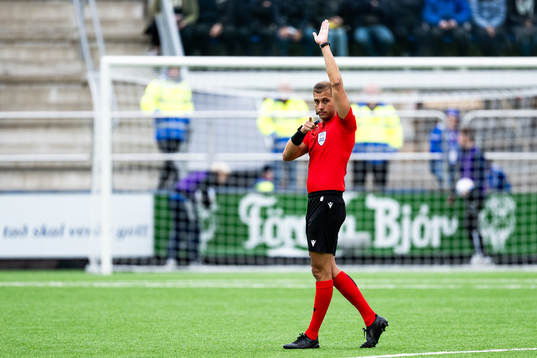 Referee Michal Ocenás