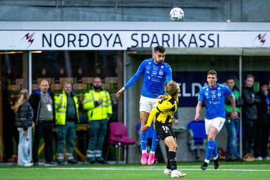 René Joensen of Klaksvik and Pontus Dahbo of BK Häcken