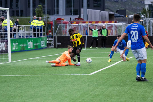 Goalkeeper Jonatan Johansson of Klaksvik and Ibrahim Sadiq
