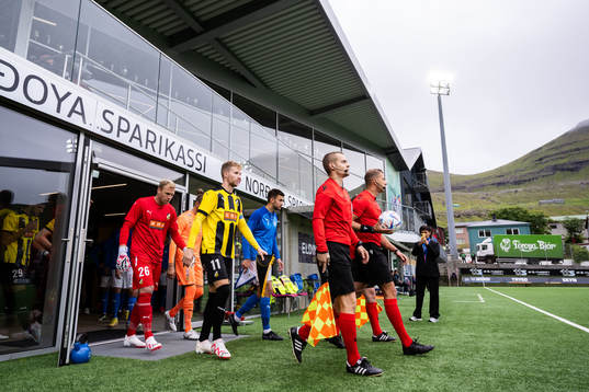 Goalkeeper Peter Abrahamsson and Samuel Gustafson of Häcken
