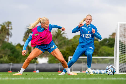 Guro Bergsvand and Karina Sævik of the Norwegian women’s
