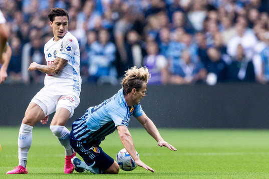 Kevin Spadanuda of Luzern and Hampus Finndell of Djurgården
