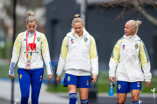 Amanda Ilestedt, Fridolina Rolfö and Caroline Seger of the