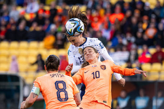 Alex Morgan of USA and Danielle van de Donk of Netherlands