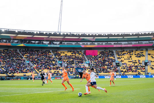 Jill Roord and Victoria Pelova of Netherlands defend