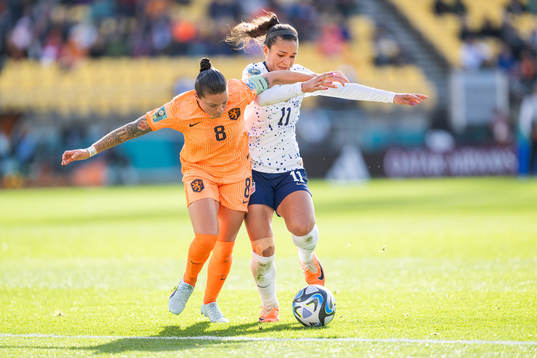 Sherida Spitse of Netherlands and Sophia Smith of USA