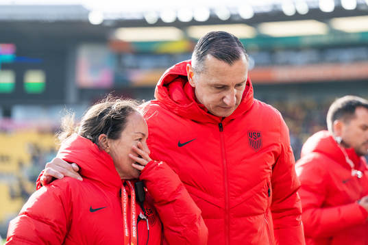 Head coach Vlatko Andonovski of USA (right)