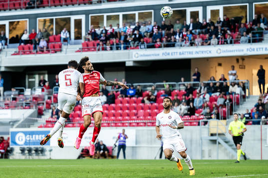 James Santos of Pyunik and Noah Shamoun of Kalmar