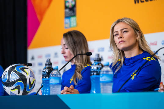 Kosovare Asllani and Fridolina Rolfö of the Swedish