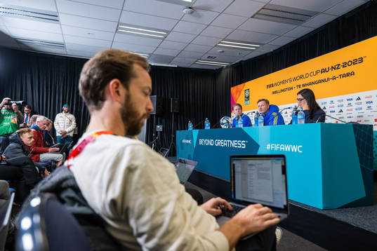 Press officer Fredrik Madestam and head coach Peter