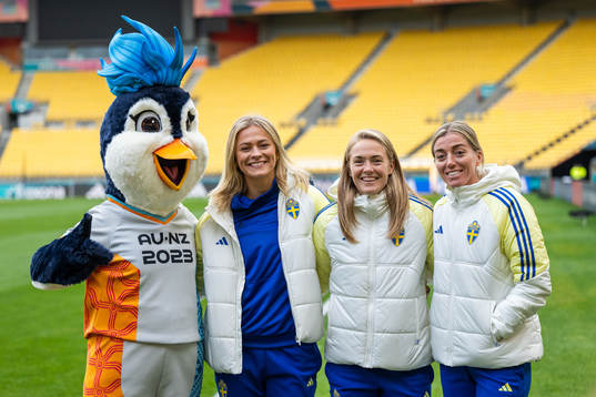 The official mascot Tazuni, Fridolina Rolfö, Magdalena