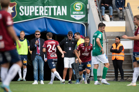 Örgrytes William Svensson blir utbytt