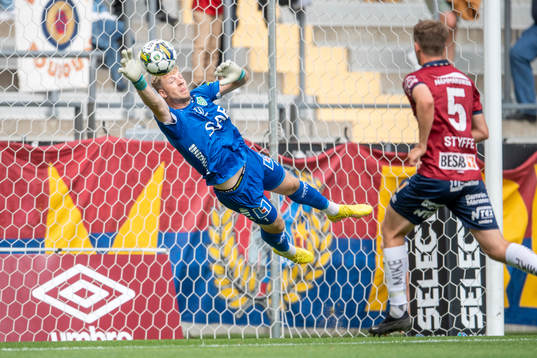 Brages målvakt Viktor Frodig
