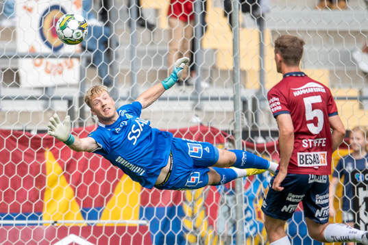 Brages målvakt Viktor Frodig