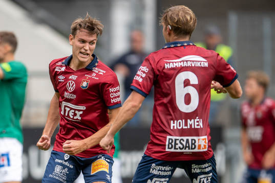 Örgrytes Noah Christoffersson jublar