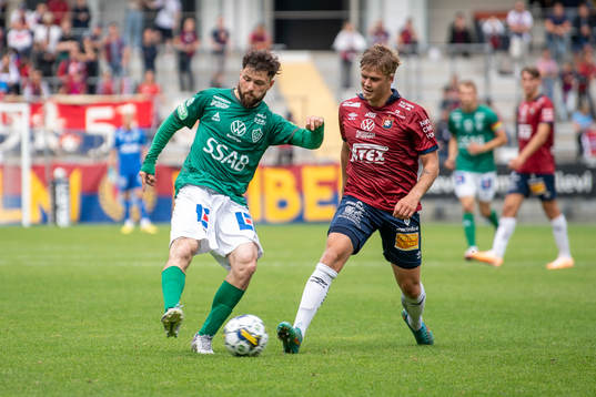 Brages Jonathan Syberg Tamimi och Örgrytes Kevin Holmén