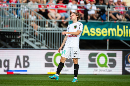 Brommapojkarnas Oscar Pettersson deppar