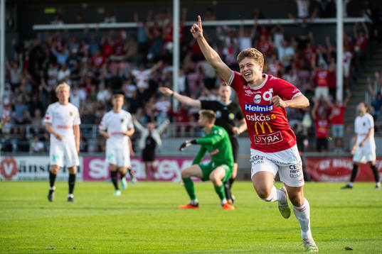 Degerfors Gustav Lindgren jublar