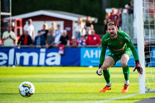Brommapojkarnas målvakt Lucas Hägg Johansson