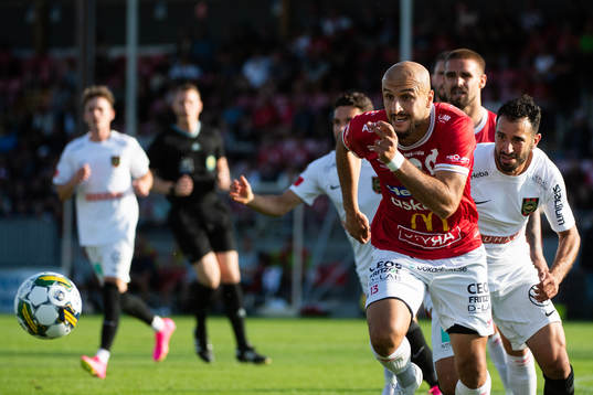 Degerfors Pashang Abdulla och Brommapojkarnas André Calisir