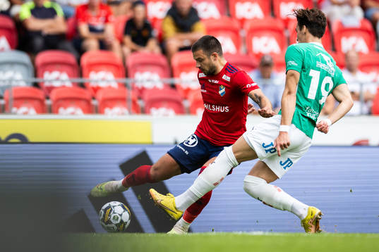 Östers Vladimir Rodic och Brages Kevin Appiah Nyarko
