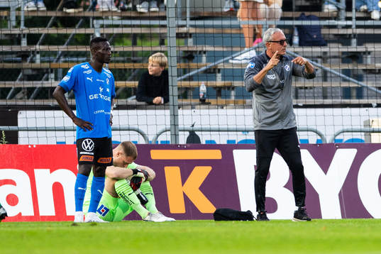 Halmstads målvakt Malkolm Nilsson Säfqvist deppar och har