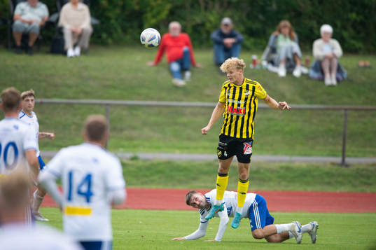 IFK Hässleholms Elmar Lindqvist I matchen i div. 2