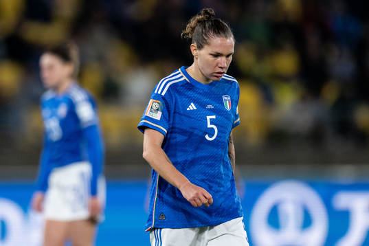 Elena Linari of Italy looks dejected