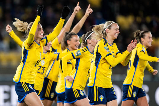 Nathalie Björn and Amanda Ilestedt of Sweden celebrate