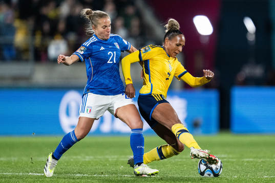 Valentina Cernoia of Italy and Madelen Janogy of Sweden