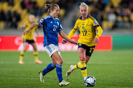 Valentina Cernoia of Italy and Caroline Seger of Sweden