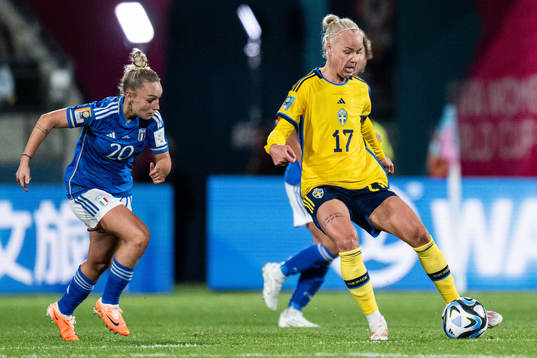 Giada Greggi of Italy and Caroline Seger of Sweden