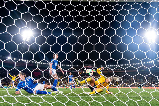 Elena Linari and Cecilia Salvai of Italy look dejected and