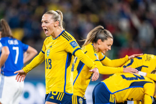 Fridolina Rolfö of Sweden celebrates