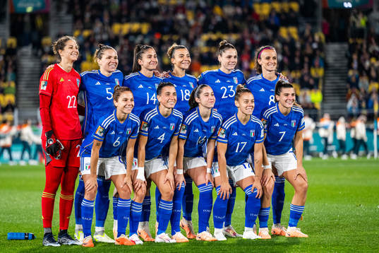 The starting eleven of Italy pose for a photo