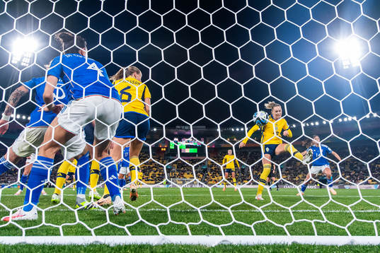 Fridolina Rolfö of Sweden scores 2-0