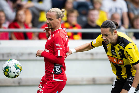 Elfsborgs Niklas Hult och Häckens Amor Layouni