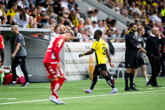 Häckens Ibrahim Sadiq lämnar planen