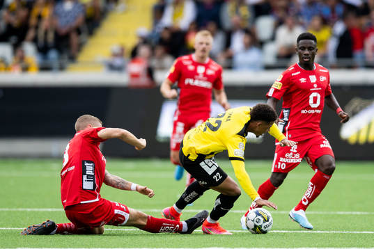 Elfsborgs Sebastian Holmen och Häckens Tobias Sana