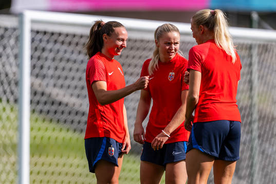 Marit Bratberg Lund, Anna Langås Jøsendal and Guro