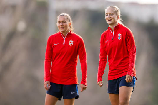Amalie Eikeland and Vilde Bøe Risa of the Norwegian