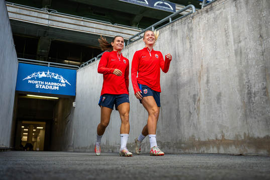 Emilie Bosshard Haavi and Sophie Román Haug of the